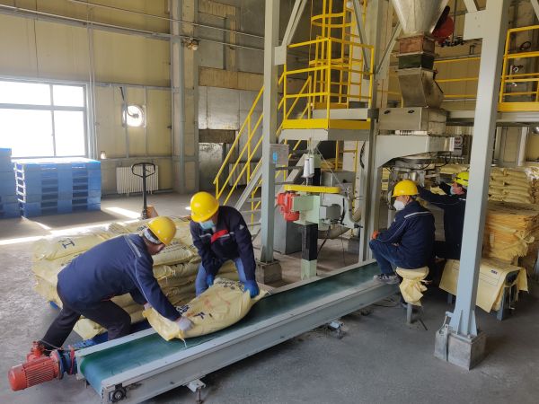 3.14日，制氣車間廣泛開展勞動競賽，硫磺造粒工作圖.jpg
