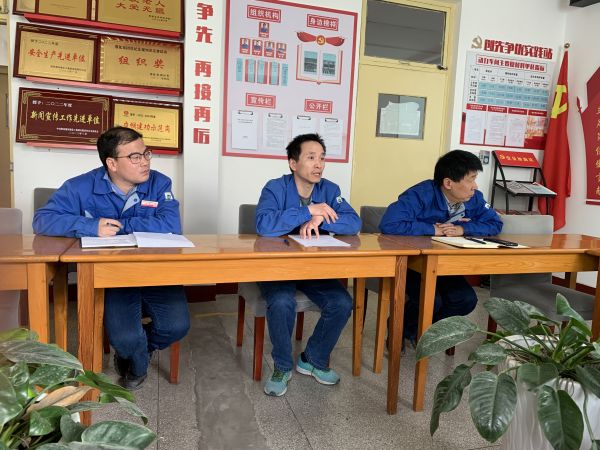 為確保此次大檢修停車計(jì)劃安全順利的完成，動(dòng)力車間及早動(dòng)手，精心組織，周密部署。按照公司大檢修指揮部的停車計(jì)劃，及時(shí)召開(kāi)車間大檢修停車計(jì)劃工作會(huì)議.jpg