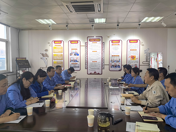 5月23日，法審、實業(yè)黨支部結(jié)對開展“學(xué)思鑄魂 共促共建”主題黨日活動 (2).jpg