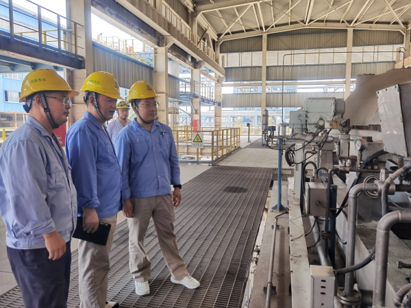 9月8日，公司機(jī)組透平電驅(qū)改造項(xiàng)目小區(qū)赴蒲城清潔能源化工有限責(zé)任公司進(jìn)行對(duì)標(biāo)交流2.jpg