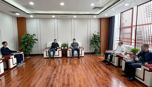 4月17日，彬州公司副總經(jīng)理張安平帶隊前往運銷彬長分公司座談.jpg